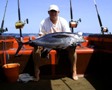 Oliver präsentiert einen guten Thunfisch, 1998 Liberia